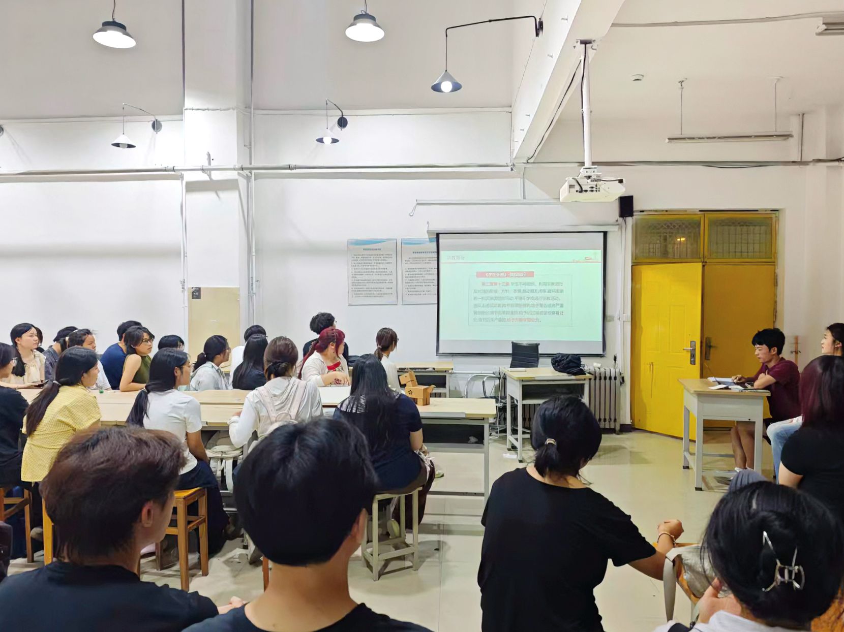 设计艺术学院成功举办2026级新生 入学教育系列活动